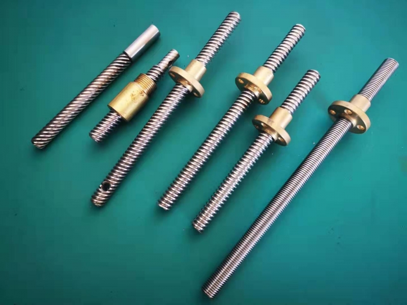 生產梯形絲杆螺杆 T81/1頭、T82/1頭 T81.5/1頭大量現貨（huò）絲杆